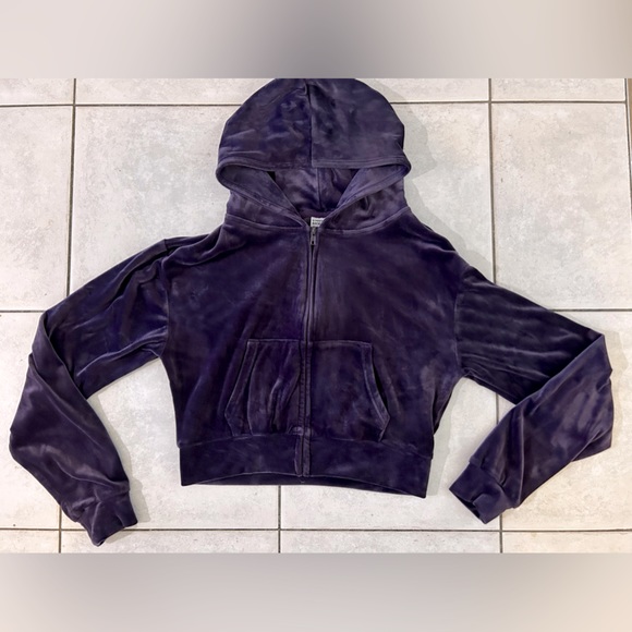 Matching Suede tracksuit - Picture 1 of 2